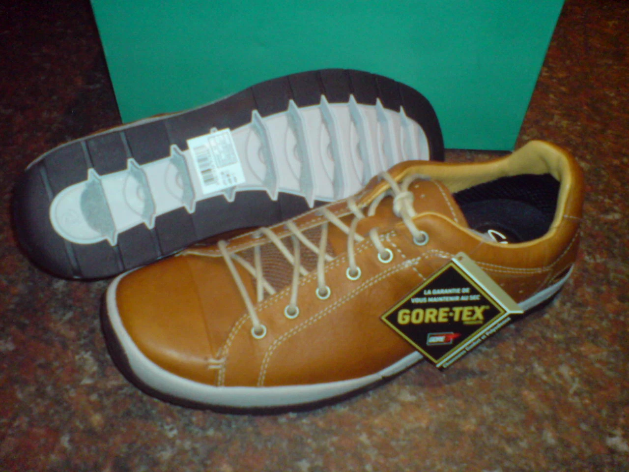 New Clarks Mens ** ROUND FUSE GTX, WATERPROOF **CASUAL SHOE,TAN LEATHER UK 7.5