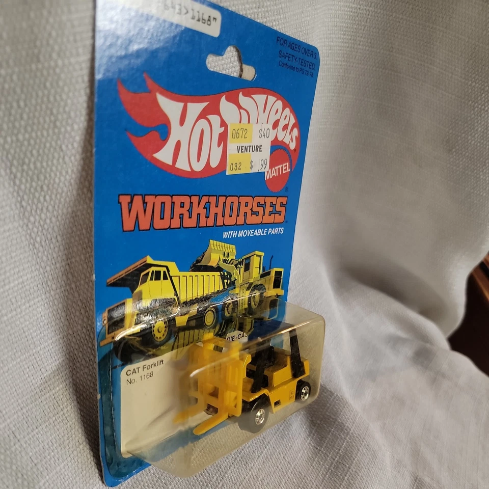 Hot Wheels Workhorses CAT FORKLIFT Blackwall #1168 Sealed on Card - Image 2 of 4