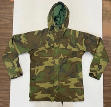 The North Face Military Issue GORE-TEX Parka Jacket M81 Woodland Medium