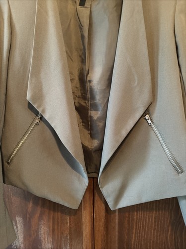 H&M Divided Damen Blazer 6 olivgrün Reißverschlusstaschen Cropped offen - Bild 3 von 6