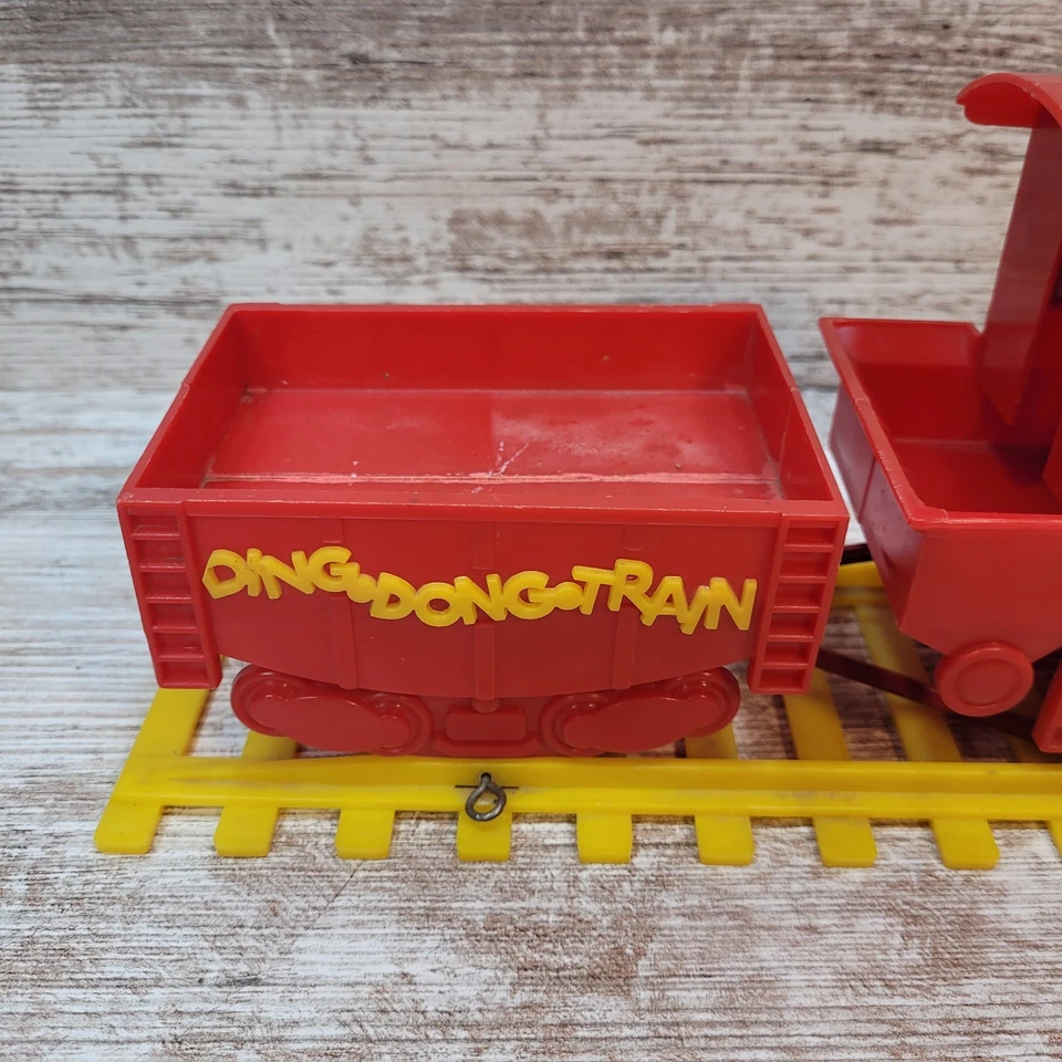 Tren Ding Dong plástico cuerda mecánico juguete para niños de colección raro Foto 3 de 4