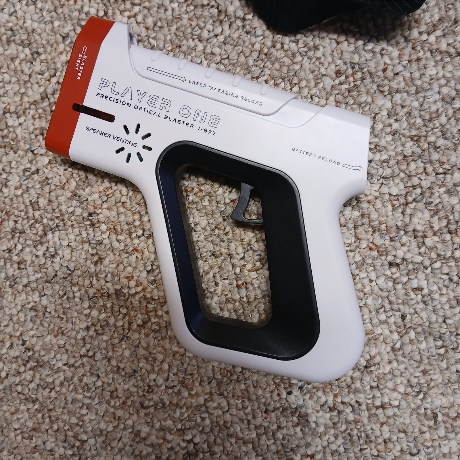 F.A.O. Schwarz Precision Optical Laser Defense System Laser Tag Guns and Targets