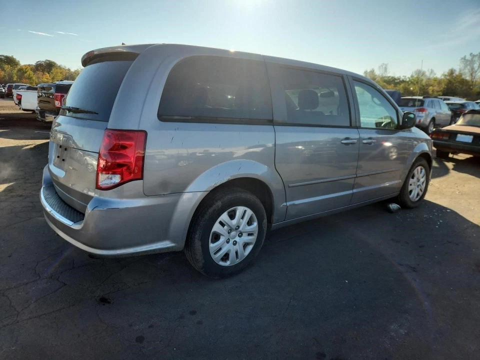 (LOCAL PICKUP ONLY) Radiator Fits 08-20 CARAVAN 2055840 - Image 3 of 4