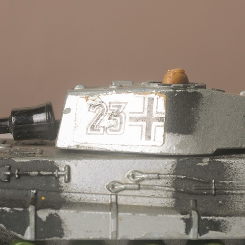 Matchbox Battle Kings, K104 Tiger Tank, K105 Hover-Raider, K106 Tank Transporter - Picture 16 of 21