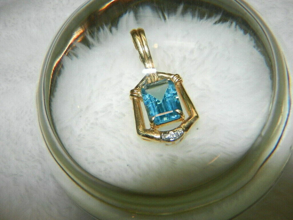 2 ct Emerald Cut Aquamarine And Diamond Pendant Necklace 14K Yellow Gold Finish - Image 2 of 4