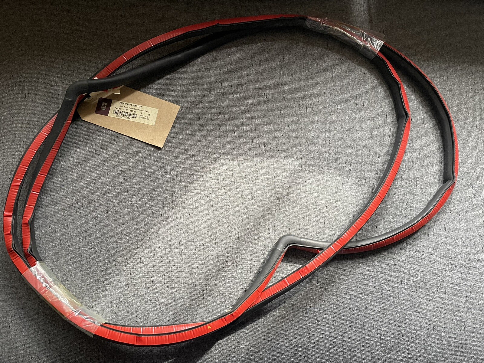 Rolls-Royce Phantom Rear Left LH Door Seal Weather Strip 51227040761 OEM NEW