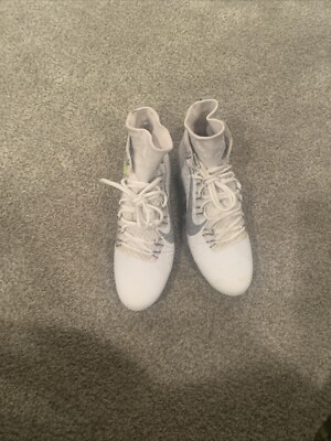 nike hurachi 7 cleats size 10.5