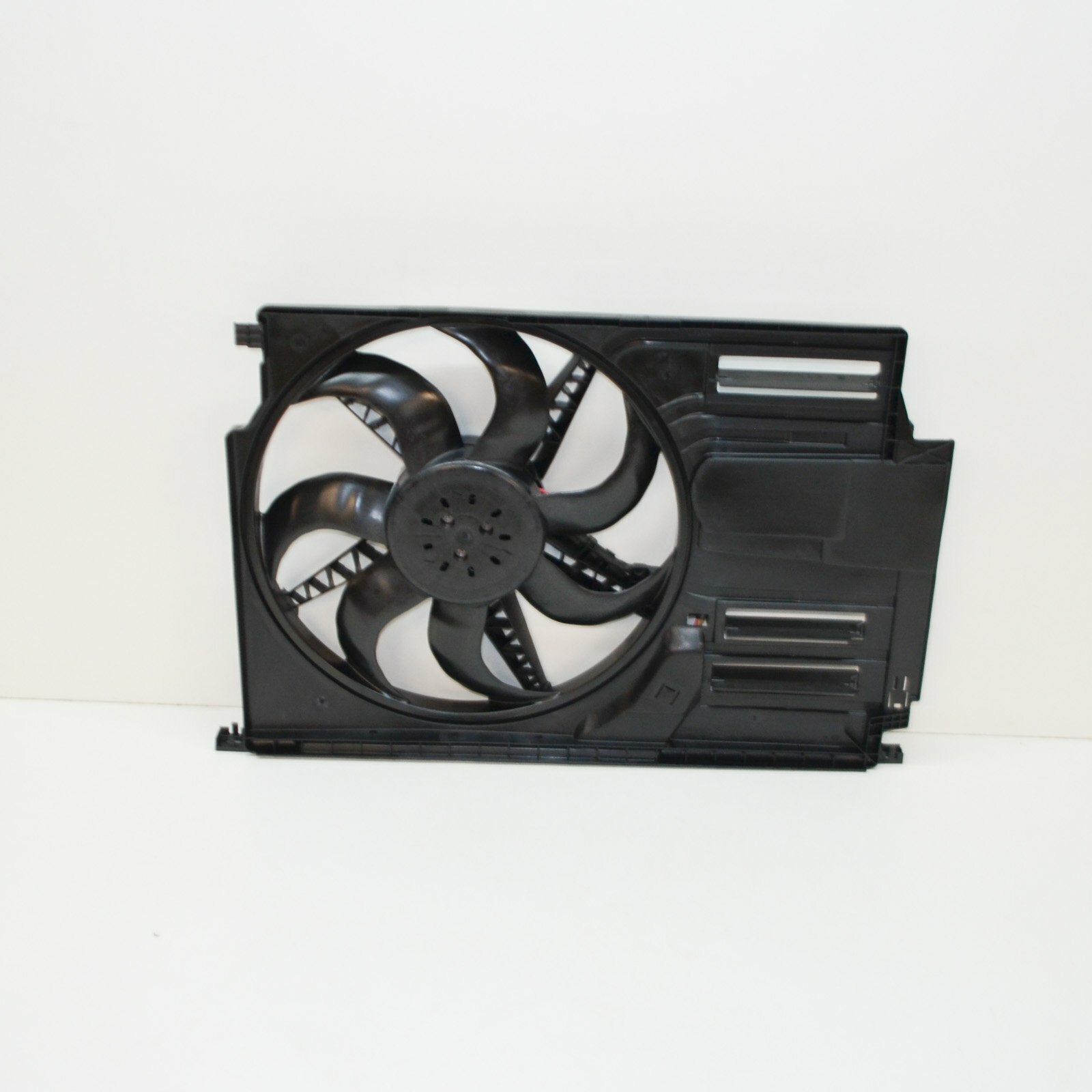 BMW F45 F46 F55 Radiator Condenser Cooling Fan 300W 7617608 