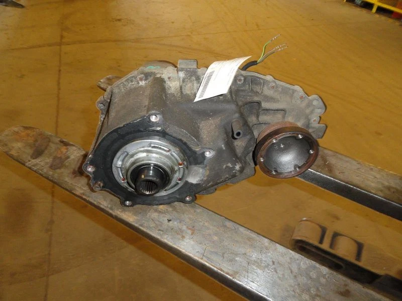 1999-2000 Ford Explorer Transfer Case Assembly OEM  - Image 3 of 4