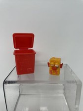 The Trash Pack Trashies Series 4 561 FISHY FINGER Orange