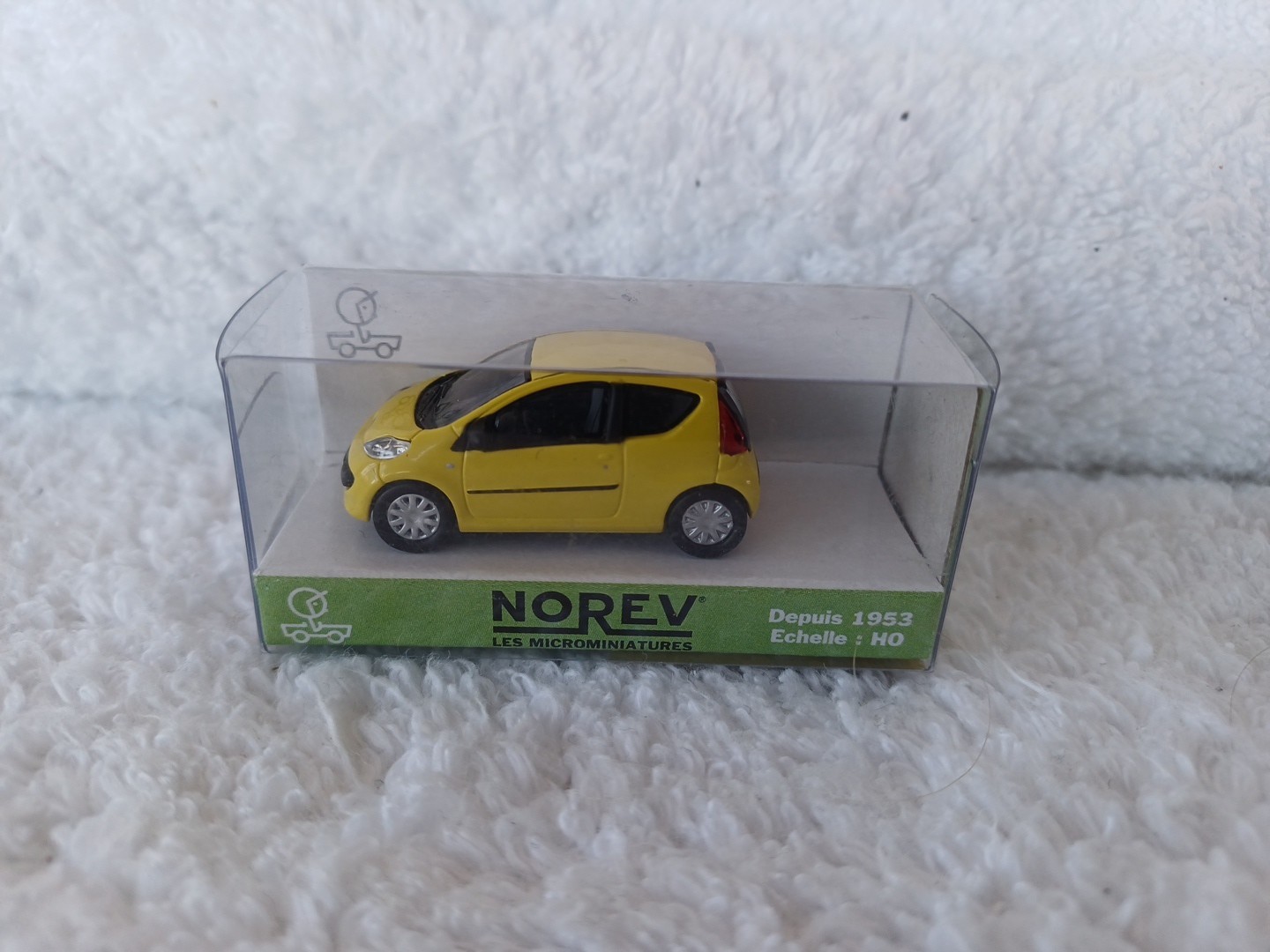 Norev HO 1/87 Scale 470180 Peugeot 107 Yellow Plastic Model Car