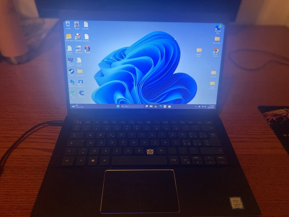 Dell Latitude 3301 · i5-8265U · 8GB · 238GB, foto 4 di 5