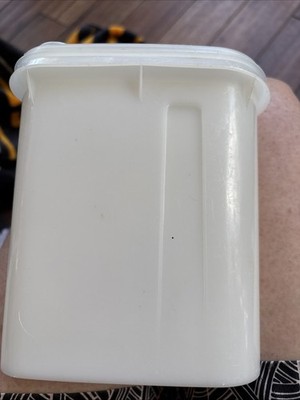 Vintage Unique Tupperware Beverage Buddy 792-2 Pitcher Container 1 Quart