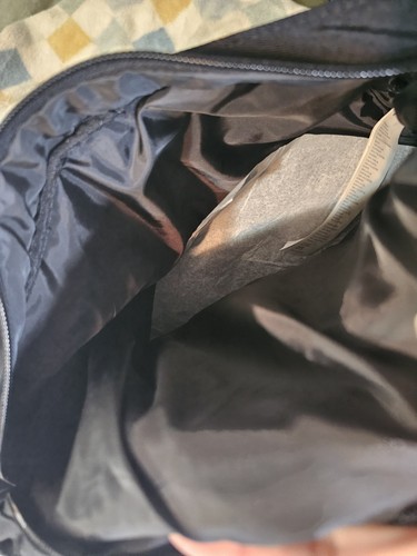 Fabletics The Only Rucksack schwarz Reisetasche wasserabweisend Sporttasche vielseitig  - Bild 4 von 4