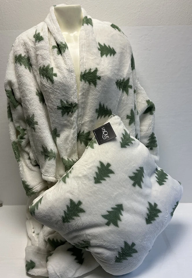 2 Stück 2in1 Deko Kissen mit Ärmeldecke 150x200cm rohweiß grün Tannenbaum - Bild 4 von 4