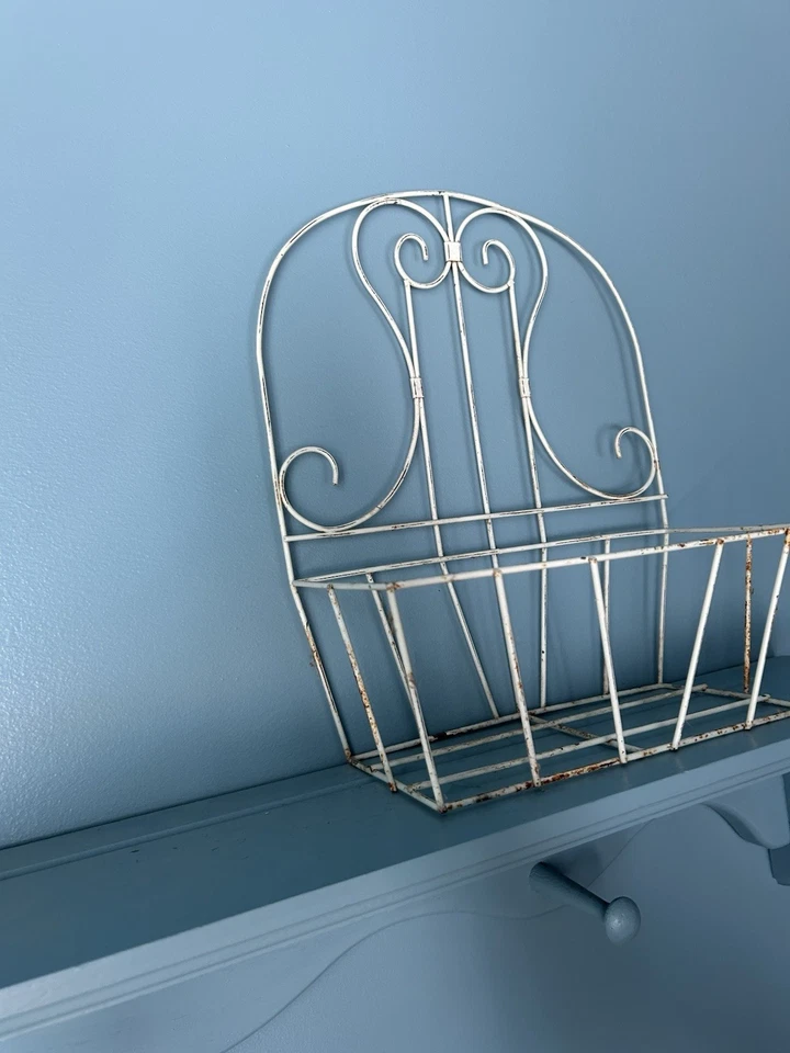 French Country Shabby Chic White Rustic Metal Wire Flowerpot Basket Cottage Core - Image 3 of 4