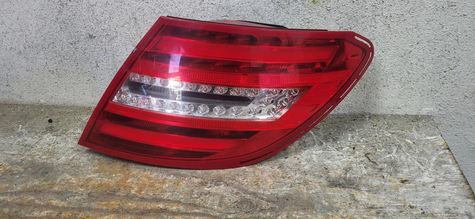 13 14 Mercedes Benz Clase C 2012 luz trasera lámpara lado pasajero LED fabricante original ►dc8847 Foto 3 de 4