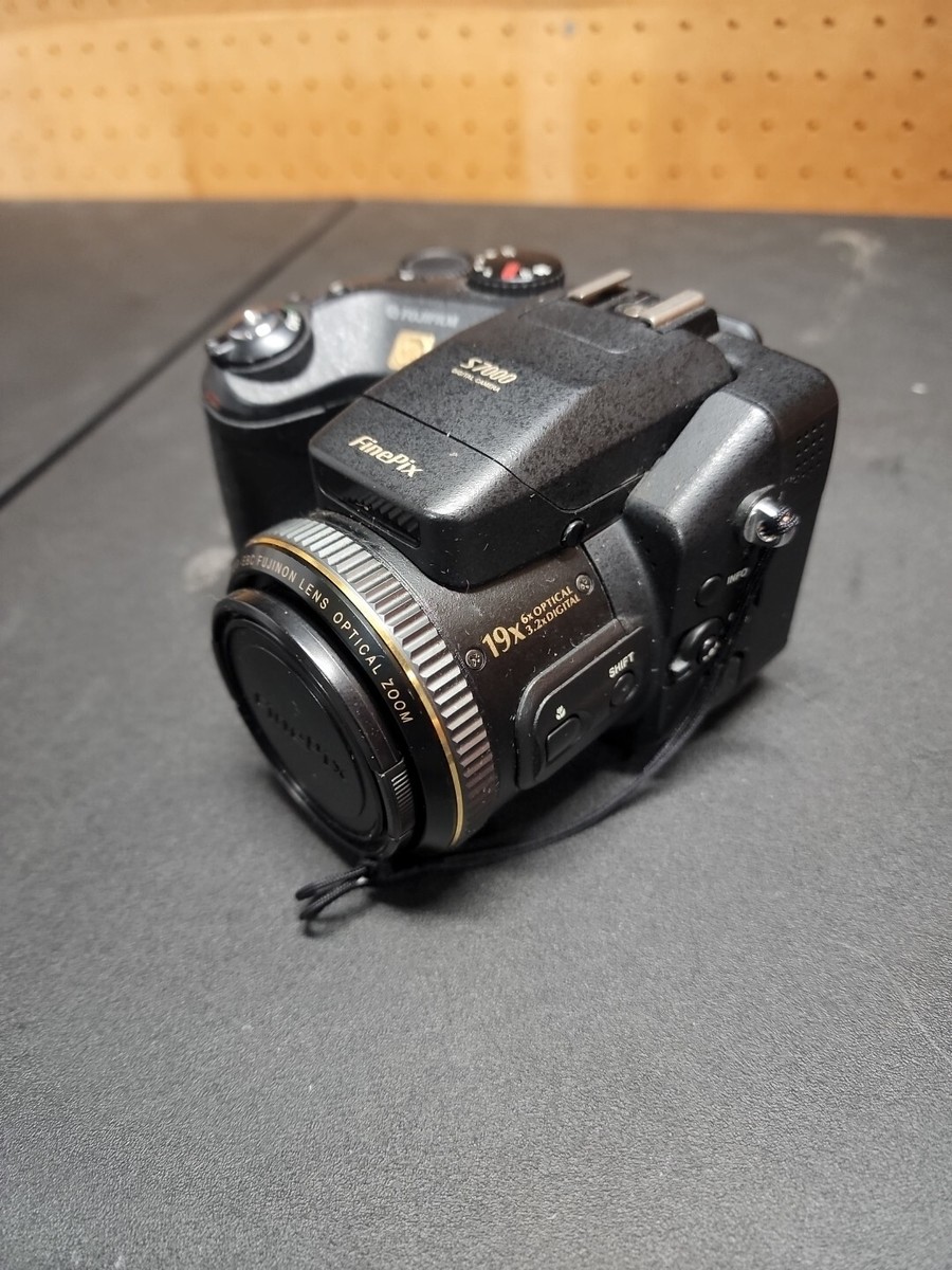 Fujifilm FinePix S7000 Digital Camera, Tested For Parts Or Fujifilm FinePix S7000 Digital Camera, Tested For Parts Or