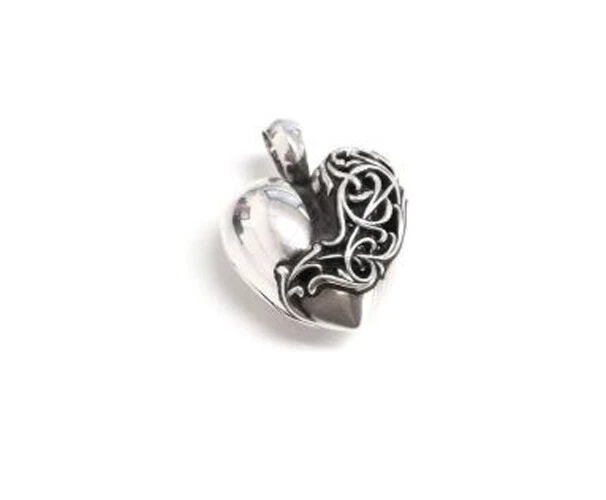 Chrome hearts heart pendant deals