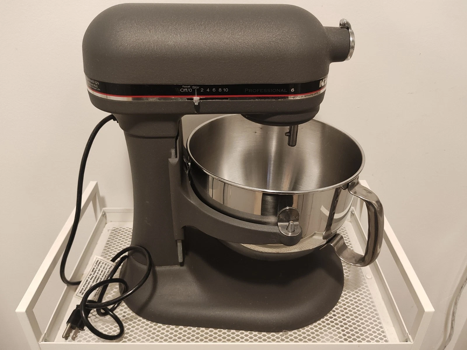 Kitchenaid Professional 6 Qt KP2671XGR Matte Gray Mixer W/ 4 Mixing Paddles.