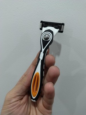 BIC Hybrid 5 Flex Rasierer Herren, Nassrasierer mit 3 Wechselklingen mit je 5