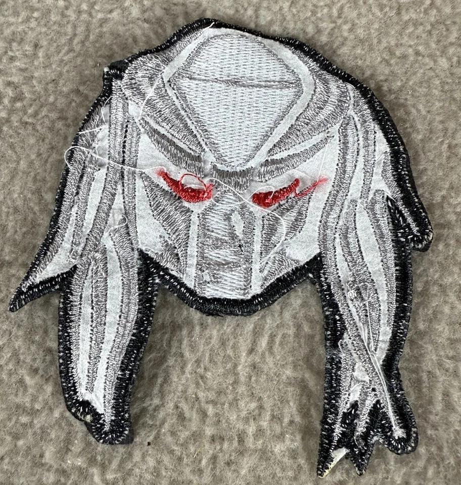 Predator Patch Alien Movie Embroidered Patch Sew On 3.5” Gray Red Yautja Heat - Image 3 of 3