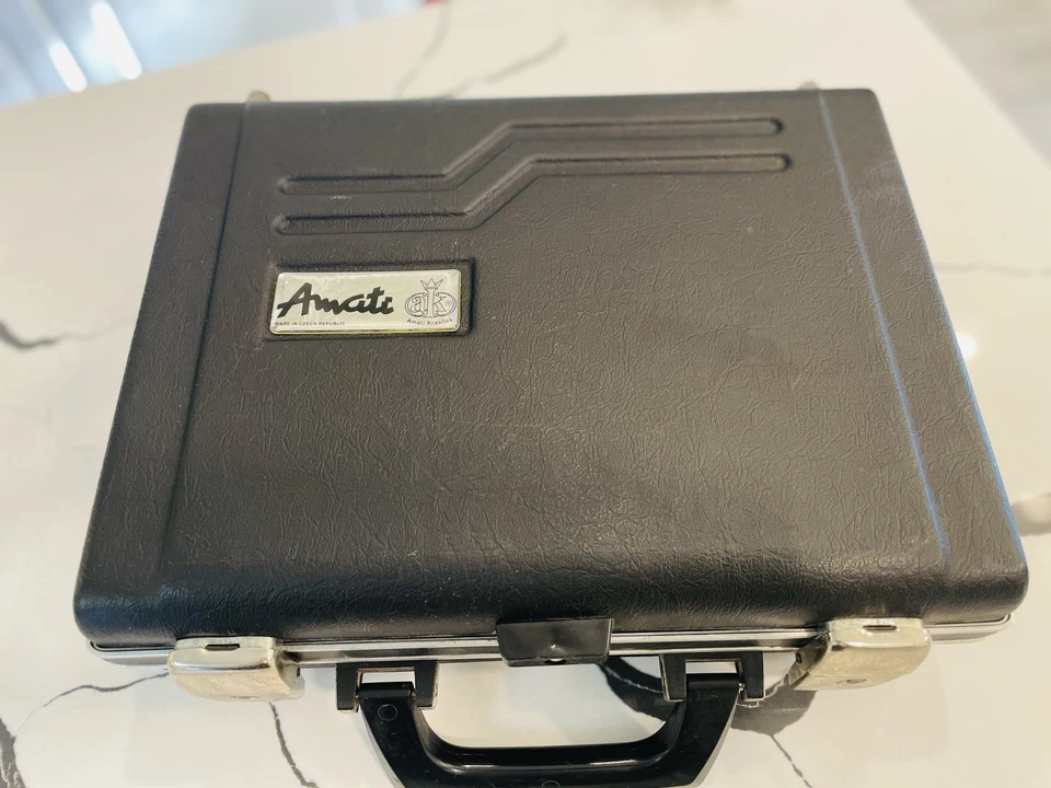 Clarinete Bb de madera Amati Kraslice ACL 311 usado con estuche original | Funciona muy bien Foto 2 de 4