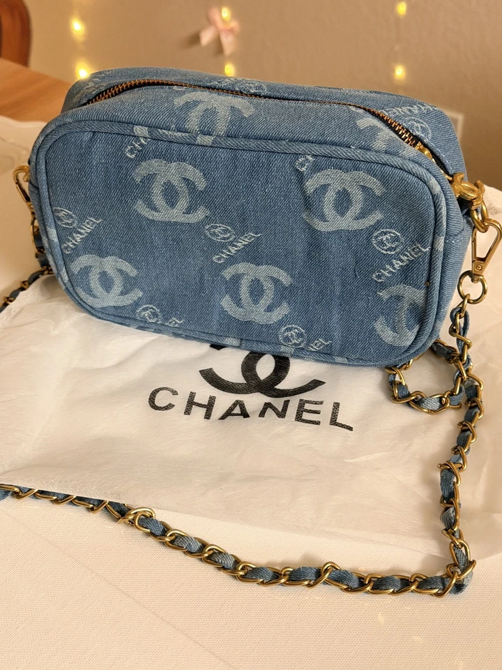 Сумка для макияжа через плечо CHANEL черная джинсовая новинка с золотыми акцентами GWP VIP - Изображение 2 из 4