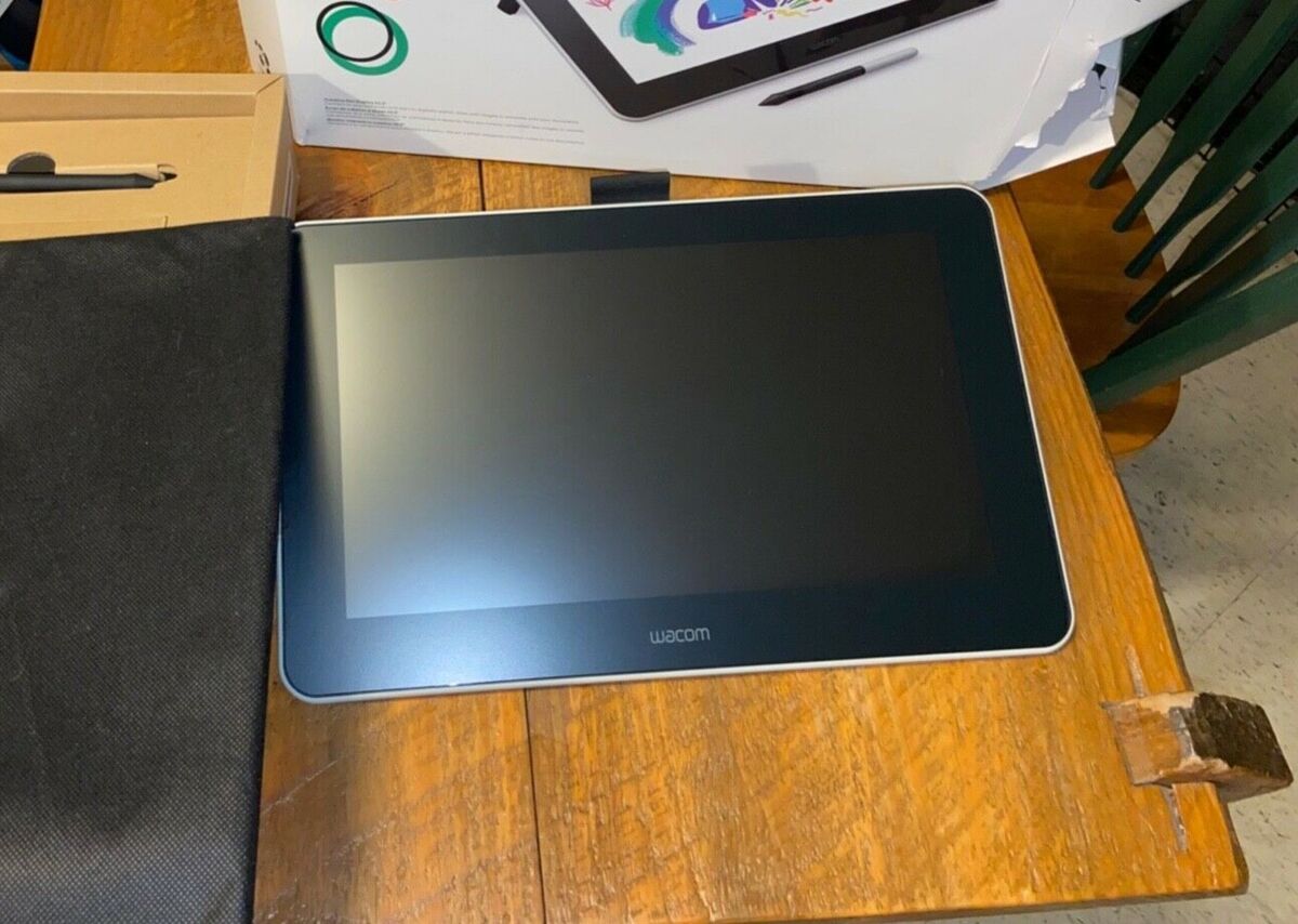 Wacom One Creative Pen Display, 13.3in Display, 1080p Wacom One Creative Pen Display, 13.3in Display, 1080p