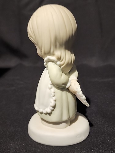 Precious Moments-God Is Love Dear Valentine #523518 w/box Collectible figure - Picture 6 of 15