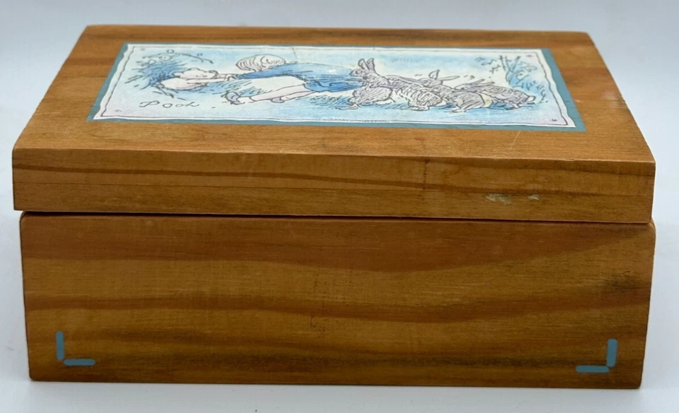 Walt Disney Co Clásico Winnie The Pooh Charpente Caja de Madera con Bisagras De Colección Disneyana Foto 2 de 4