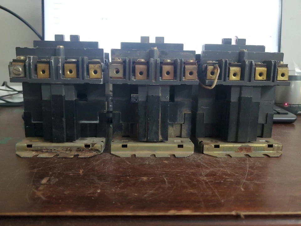 (3-PCS) WESTINGHOUSE MOTOR CONTROL A200MACIC 200-575V 1.5-2HP (VR8) - Image 2 of 4