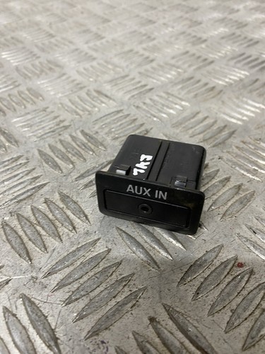 AUX in-socket connector
