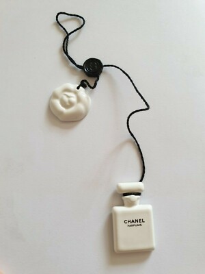 Chanel Parfümflasche & Kamelie Keramik Hängeduft für Weihnachtsbaum oder Auto