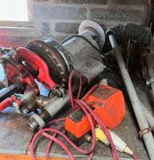 RIGID 300 PIPE THREADER THREADING MACHINE WITH TRIPOD AND OIL SUMP