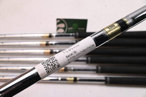 Titleist 712 AP2 Irons / 4-PW / Stiff Flex Dynamic Gold S300 Shafts - Picture 6 of 7