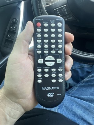 GENUINE MAGNAVOX NB098 DVD PLAYER REMOTE - DP170MGXF MDV3000/F7