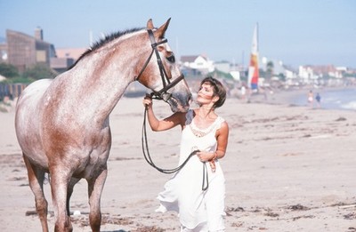LMP75-005 1980 TV Those Amazing Animals Priscilla Presley Orig 35mm COLOR SLIDE