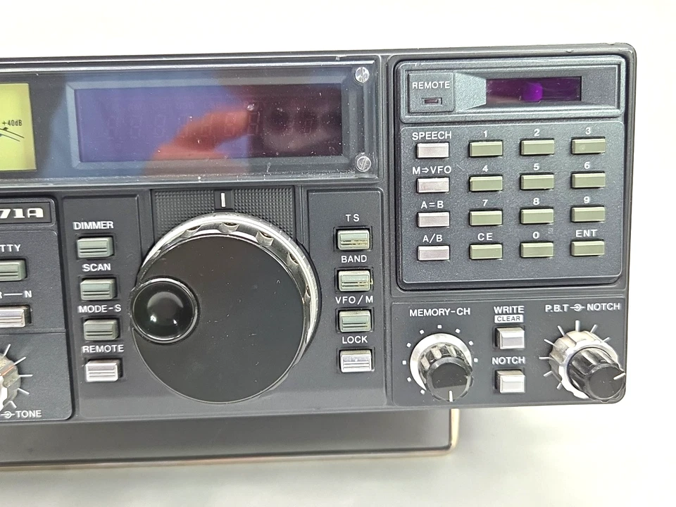 Icom IC-R71A Communications Receiver Shortwave Ham AM SSB Radio Parts or Repair - Image 4 of 4