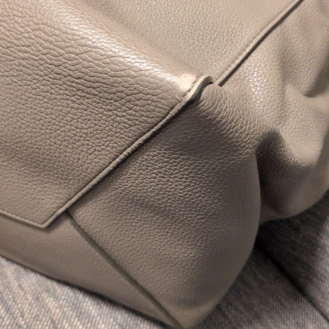 CELINE Cabas Phantom Structured Leather Tote Bag … - image 8