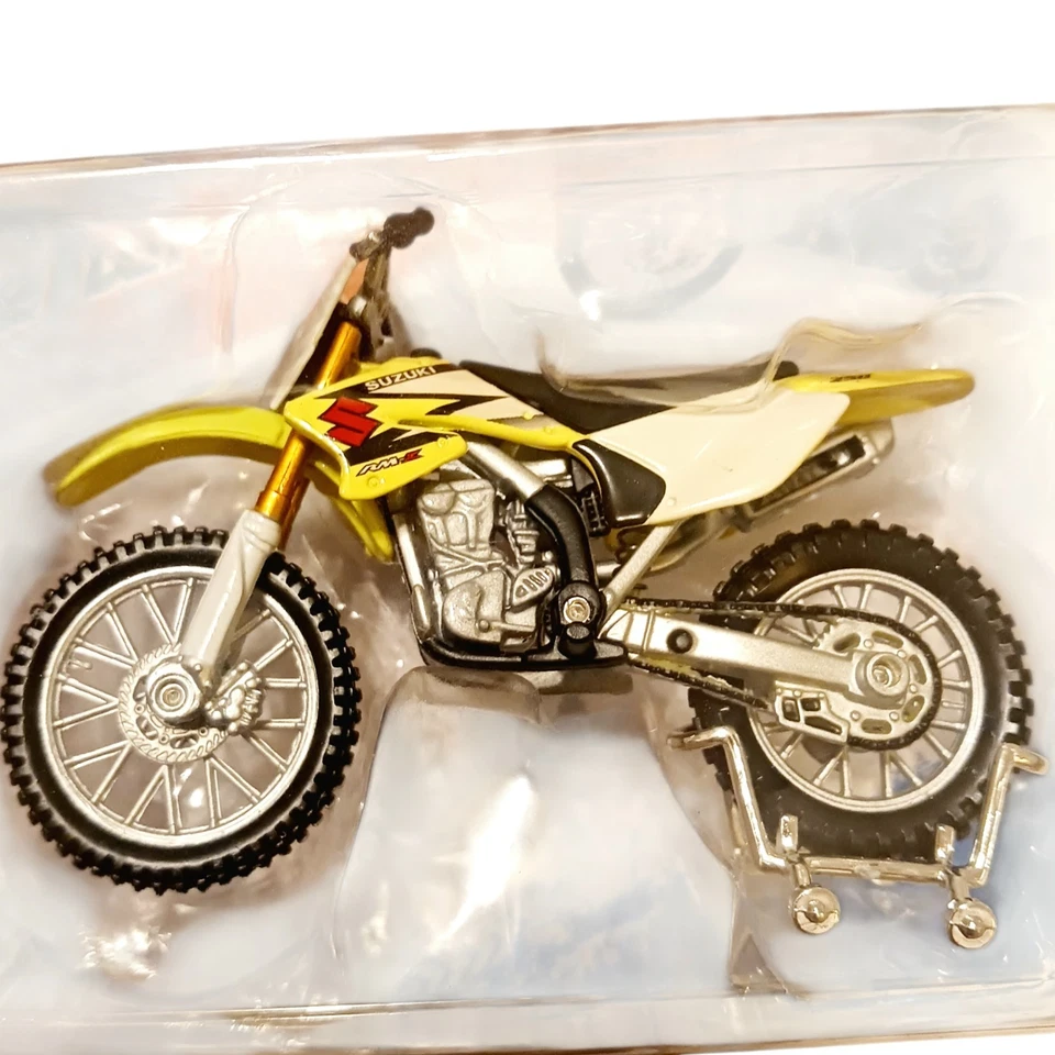 Maisto Suzuki RM-Z 250 2 Wheelers 黄色 1: 18 压铸越野自行车摩托车 — 第 3/4 张图片