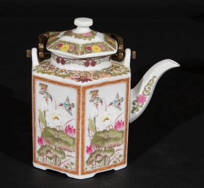 Vintage Toyo Ming Lotus Pattern Japan Brass Handle Tea Pot Porcelain Hexagon