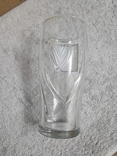 Vintage Guiness Stout Balancing Bear Gravity Embossed Harp Beer Glass (Set of 2) - Picture 4 of 7