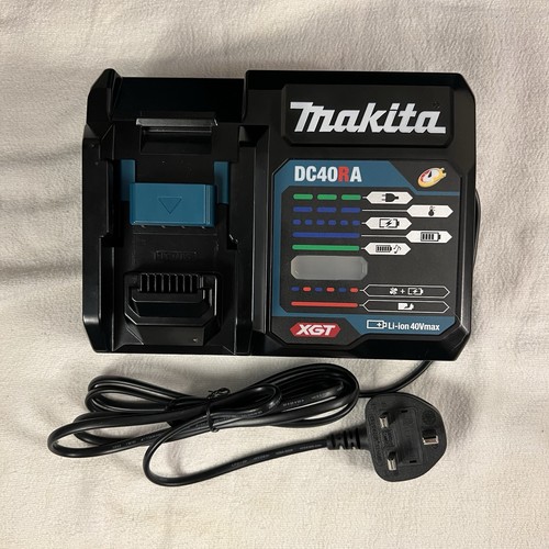Makita DC40RA 40V XGT Rapid Charger - Black/Teal UK Plug 240V