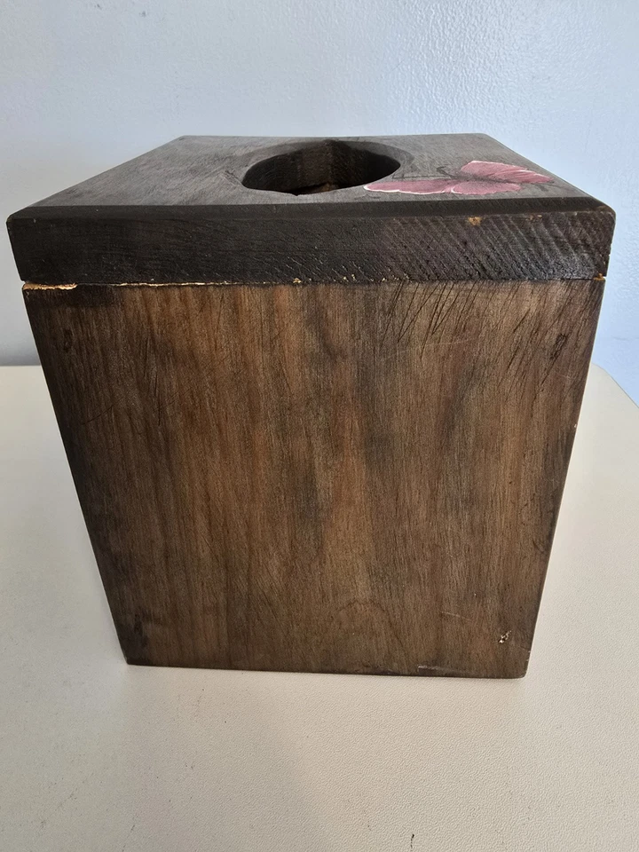 Caja de pañuelos de madera marrón pintada a mano hecha a mano con flores de mariposas firmada  Foto 4 de 4
