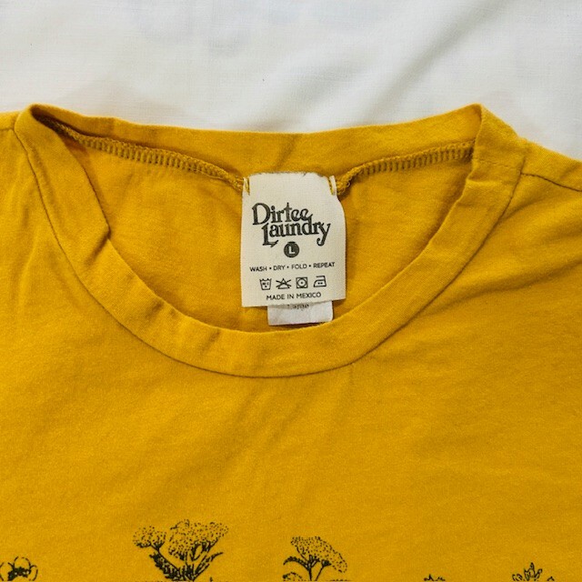 Dirtee Laundry Ladies Tee Large Mustard Yellow Cropped Wild Flowers