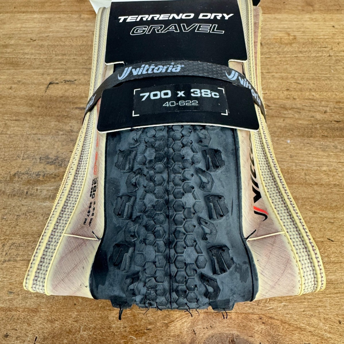 New! Vittoria Terreno Dry 700c x 38mm Tubeless Tan Wall