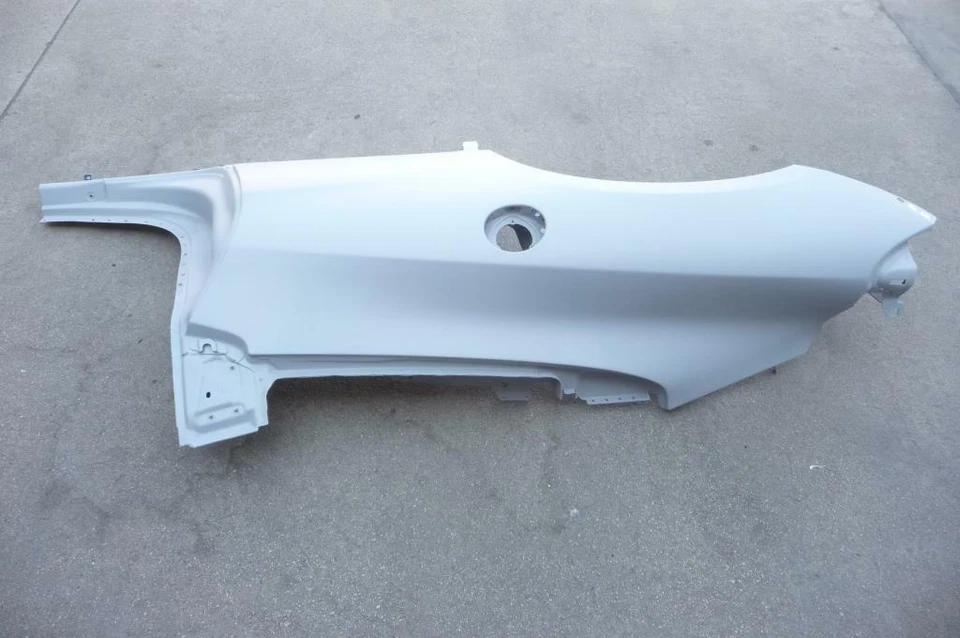 Guardabarros trasero derecho Ferrari 458 Spider guardabarros cuarto panel 82149511 OEM Foto 3 de 4