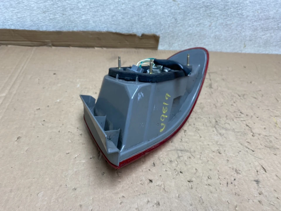 1998 1999 2000 Toyota Corolla левый водитель левая сторона задний фонарь U9619 DW - Изображение 4 из 4