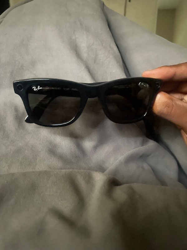 Ray-Ban Meta Wayfarer Gen 1 Smart Sunglasses  pls read Description